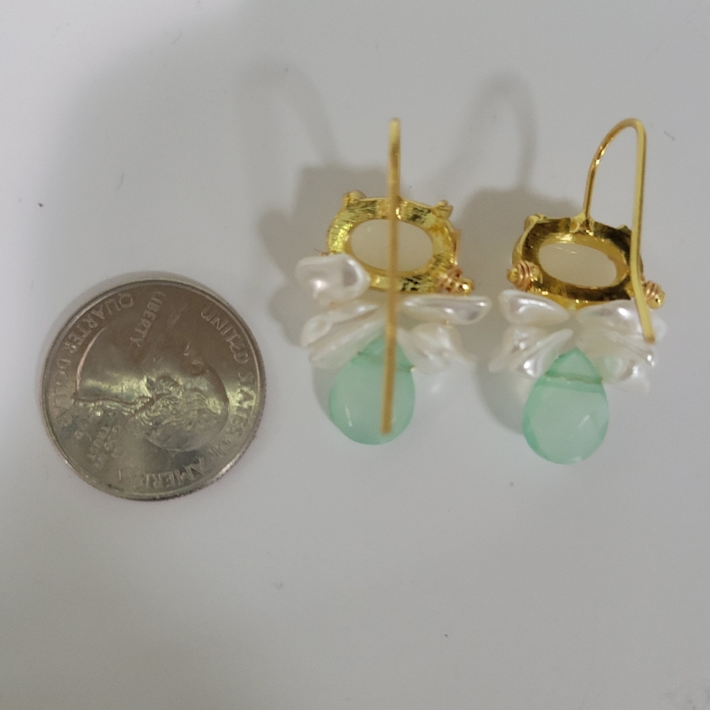 OPAL BAROQUE PEARL AND MINT GREEN STONE EARRINGS. - Picture 4 of 7
